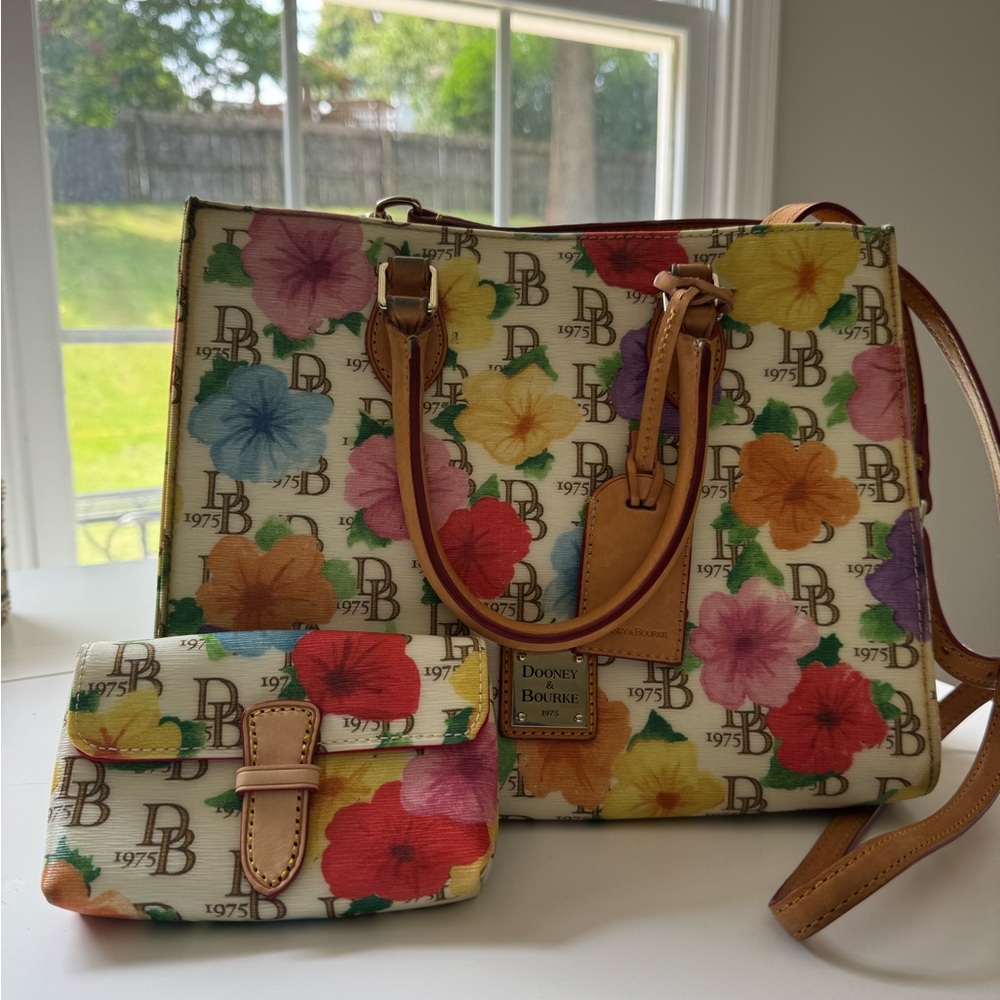 Dooney & Bourke Janine Satchel & wallet Floral Print Women's Bag Set
